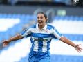 Paula Monteagudo celebra su primer gol como futbolista profesional ante el Madrid CFF
