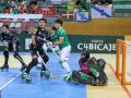 El Calafell gana al Reus en los penaltis y será el rival del Liceo en las semifinales del playoff Jacobo Copa lucha en el área en el partido contra el Calafell
