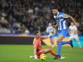 Eddahchouri regatea a Badia durante el partido contra la Cultural Leonesa