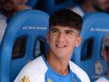 Samu Fernández, central del Fabril, sentado en el banquillo en un partido del primer equipo del Deportivo durante esta temporada