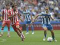 Luismi Cruz encara al portugués André Horta durante el Deportivo-Almería de la primera vuelta en Riazor
