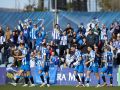 Jugadores y afición deportivista celebran el gol de la victoria en Sant Adrià de Besòs ante el Cornellà, uno de los 11 triunfos a domicilio de la mejor temporada de la historia fuera de Riazor, la 2023-24