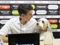 Bob Voulgaris, propietario del Castellón, junto a su perro Óscar
