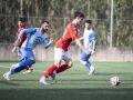 Julián Cortés se prepara para golpear un balón durante el partido contra el Cidade de Ribeira del domingo en O Carral