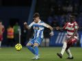 Hidalgo busca nuevas alas para su Deportivo sin Yeremay ni Mella Adrià Altimira controla una pelota durante el Dépor-Granada