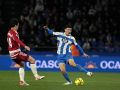Miguel Loureiro busca conectar con un compañero en el Deportivo 0-2 Granada