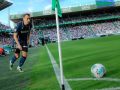Rubén Díez pasará por el quirófano y se une a la baja de Kuki Zalazar ante el Dépor El exdeportivista Rubén Díez efectúa un saque de esquina durante un partido de Liga con el Ceuta