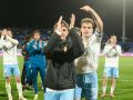 Los jugadores del Zaragoza agradecen a la grada el apoyo recibido frente al Almería
