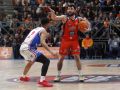 El Básquet Coruña baja el ritmo anotador Dídac Cuevas organiza un ataque del Básquet Coruña durante el partido contra HLA Alicante en el Coliseum