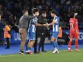 Antonio Hidalgo da indicaciones a Noé antes de entrar en el Deportivo-Córdoba