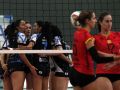 Las jugadoras del Zalaeta celebran un punto conseguido ante el Leganés