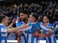 El Deportivo mantiene el ritmo pese a quedarse sin la mitad de sus goles Yeremay recibe la felicitación de varios compañeros tras marcar un gol en RiazorDeportivo - Albacete 2-1