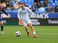 LA LUPA | Huesca 1-1 Deportivo: El inacabado despertar de la hibernación Luismi Cruz controla el balón en el Huesca-Deportivo