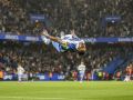 Bil Nsongo celebra su primer gol en Riazor con el Deportivo, ante el Mirandés, con una pirueta