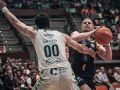 Paul Jorgensen entra a canasta en el partido contra el Menorca