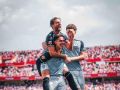 Sergio Arribas celebra uno de los tres goles que le marcó al Granada en el 2-4