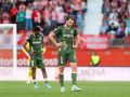 Tres sancionados... y cinco lesionados: el Leganés llega en cuadro a Riazor Ignasi Miquel, a la derecha, y Cissé lamentan la derrota del Leganés en el tiempo de descuento en Almería (2-1)