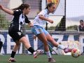 Albita marca a una jugadora del Real Zaragoza durante el partido del pasado domingo