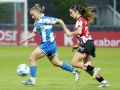 Nerea Benito persigue a Ainhoa Marín en el Athletic-Dépor