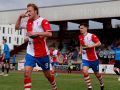 Una segunda vuelta que lo cambió todo en Tercera RFEF Rivera, delantero del Arosa, celebra un gol al Arteixo