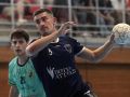 Ángel Iglesias se prepara para lanzar un 7 metros contra Córdoba