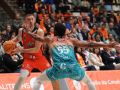 Imagen de uno de los duelos de cuartos entre el Básquet Coruña y el Menorca