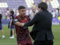 Yeremay y Massimo Benassi a punto de abrazarse tras el ascenso
