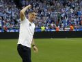 Hidalgo sigue alucinando con el deportivismo: "Estás todo el día de cómo va a ser... y lo supera" Antonio Hidalgo durante la celebración del Deportivo en el césped de Riazor