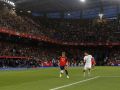 Un instante del España-Irak ante la grada repleta de Riazor