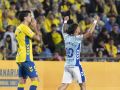 David Larrubia celebra con un beso al cielo su gol que adelanta al Málaga en la eliminatoria
