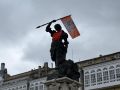 La estatua de María Pita luciendo los colores del Básquet Coruña