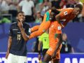 Sangare levanta a Diallo, autor del gol del triunfo de Costa de Marfil
