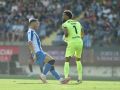 Vózinha atrapa el balón frente a Lucas Pérez