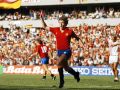 Emilio Butragueño celebra el tercero de sus cuatro goles a Dinamarca en el partido de los octavos de final del Mundial de 1986