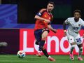 ATLANTA (United States), 15/06/2026.- Aymeric Laporte (L) of Spain and Ryan Mendes of Cape Verde in action during the FIFA World Cup 2026 group stage match Spain vs Cabo Verde, in Atlanta, USA, 15 June 2026. (Cabo Verde, España) EFE/EPA/RONALD WITTEK