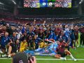 Cabo Verde hace historia y se cita con Messi (0-0) Los jugadores de Cabo Verde celebran junto a sus compatriotas su clasificación para dieciseisavos de final tras el empate sin goles ante Arabia Saudí en Houston