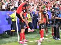 Sasa Kalajdzic celebra el tercer gol junto a sus compañeros