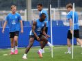 Bil Nsongo en la segunda sesión de entrenamiento en AbegondoSegundo entrenamiento del Deportivo de pretemporada en Abegondo