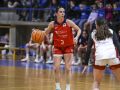 Nuria Ríos maneja el balón ante Ibaizabal