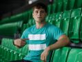 Nil Cervera posa con los colores del Sporting de Portugal