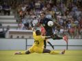 Aubameyang supera al portero del Lugo para marcar en Vilalba