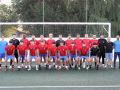 La plantilla y el cuerpo técnico del Betanzos, antes de un entrenamiento de pretemporada