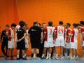 Jugadores y cuerpo técnico del OAR durante un tiempo muerto ante Culleredo
