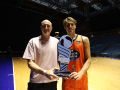 Raúl López y Guillem Jou posan con el trofeo de campeón de la Copa Galicia 2026