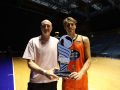 Raúl López y Guillem Jou posan con el trofeo de campeón de la Copa Galicia 2026