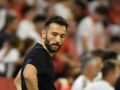 Carlos Corberán en un partido con el Valencia
