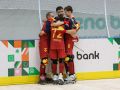Los jugadores de la selección española celebran un gol contra Italia en la primera jornada de los World Skate Games