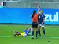 Sofía Domínguez ve la roja en el Argentina-Brasil