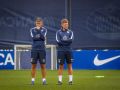 Antonio Hidalgo, junto a su segundo, Ignasi Salafranca, durante un entrenamiento del DeportivoEntrenamiento de pretemporada del Deportivo en Abegondo