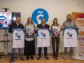 La solidaridad rompe récords en la 5K Leyma Coruña Contra el Cáncer José Luis Rodríguez Cudeiro, director del DXT Campeón; Ángela Salgado, del grupo Lence-Leyma; Manuel Vázquez, concejal de Deportes; María González, de la AECC, y Pepe Sánchez, de Championchip , en la presentación de la prueba
